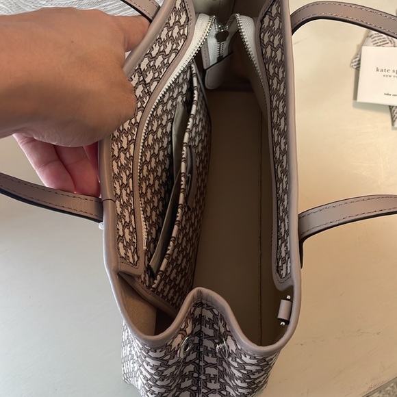 Kate Spade Small hand bag beige with spade patterns - Picture 6 of 8